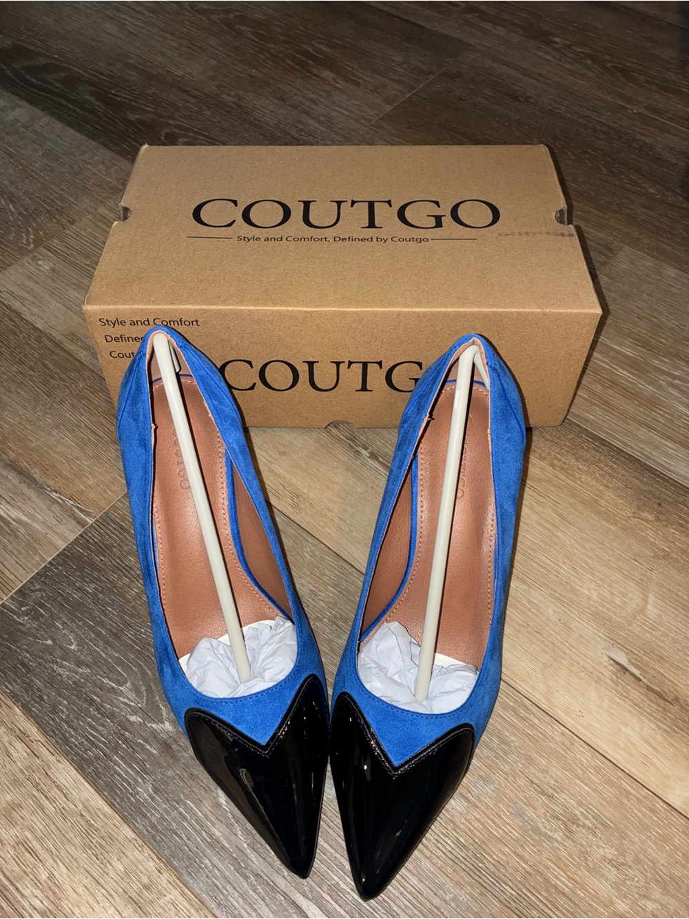 Coutgo Blue and Black Pointed Toe Heels